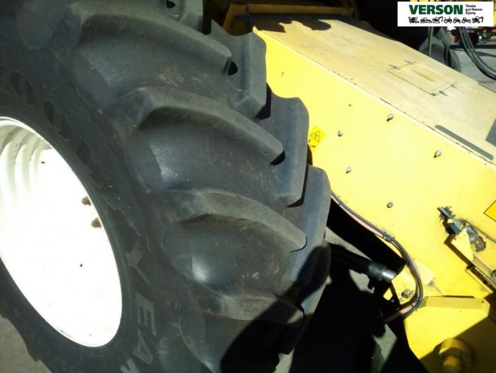 Oldtimer-Mähdrescher typu New Holland TC5080, Neumaschine v Київ (Obrázek 2)