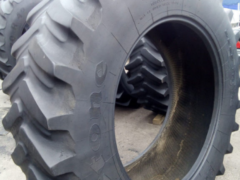 Reifen van het type Firestone 520/85R42 (20.8R42),  in Житомир (Foto 1)