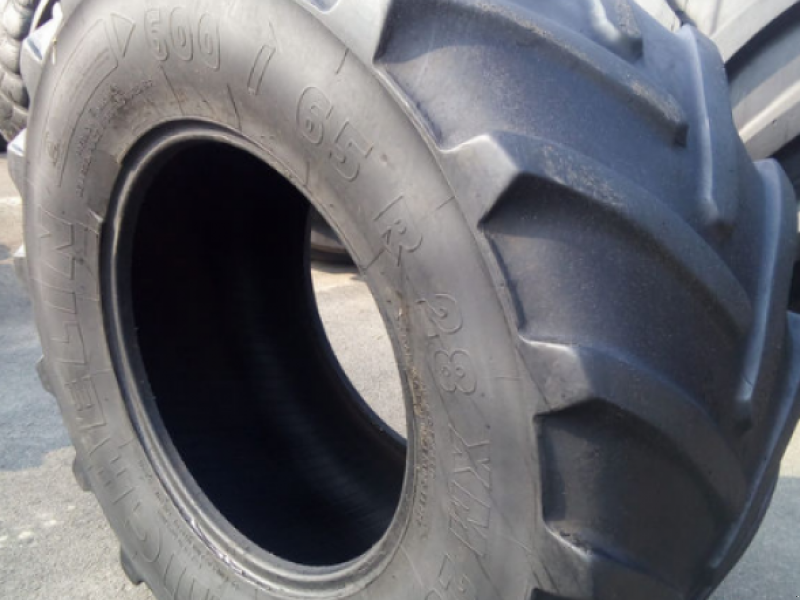 Reifen du type Michelin 600/65R28 XM 28,  en Житомир (Photo 1)