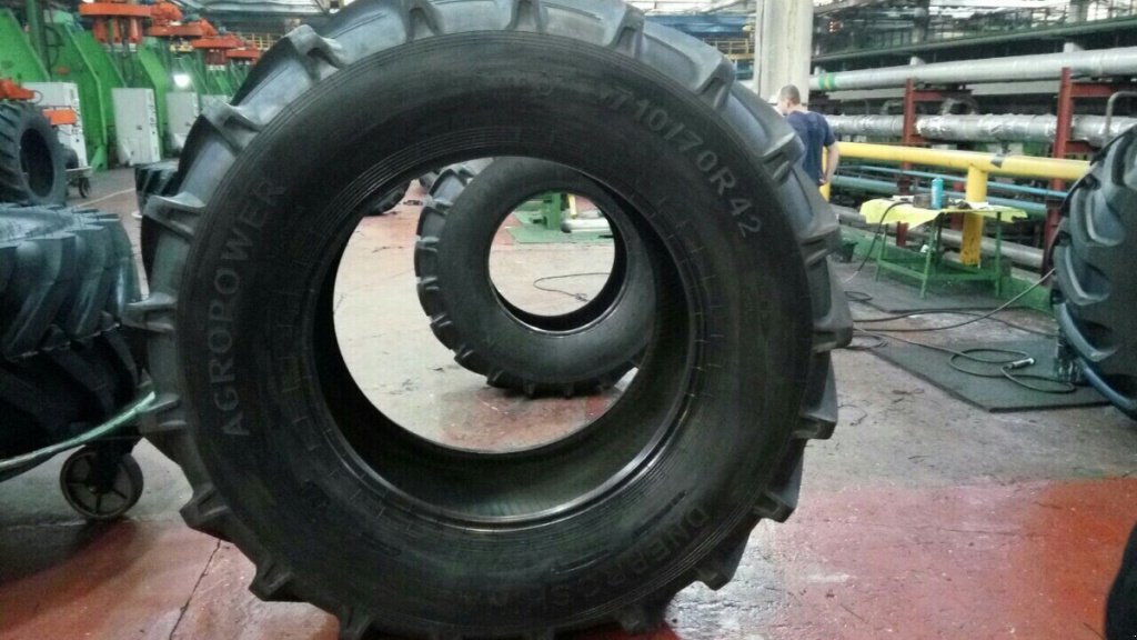 Reifen typu Dneproshina 710/70R42 DN-162,  v Дніпропетровськ (Obrázek 1)