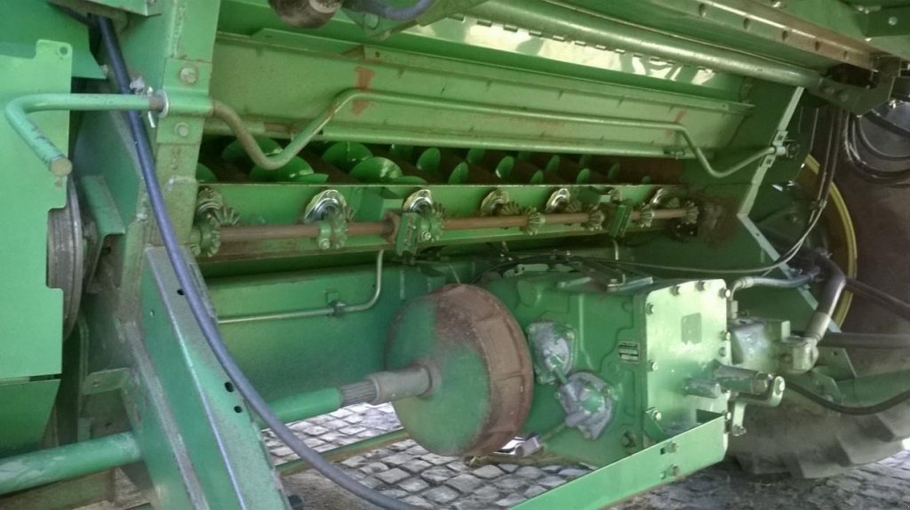 Oldtimer-Mähdrescher des Typs John Deere 9610, Neumaschine in Рівне (Bild 2)