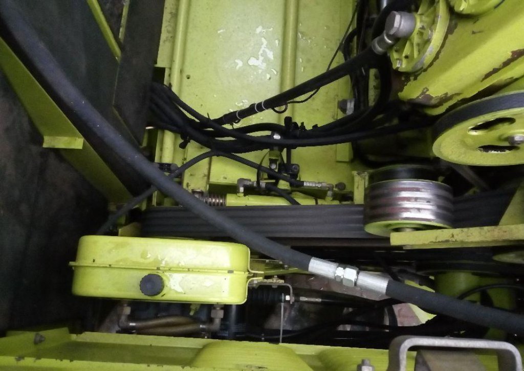 Oldtimer-Mähdrescher des Typs CLAAS Mega 208, Neumaschine in Полтава (Bild 7)