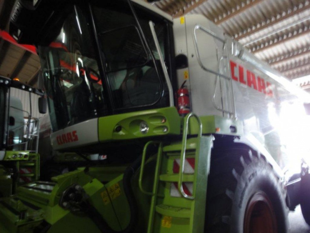 Oldtimer-Mähdrescher des Typs CLAAS Lexion 580, Neumaschine in Полтава (Bild 1)