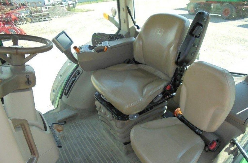 Oldtimer-Traktor del tipo John Deere 8335R, Neumaschine In Полтава (Immagine 4)