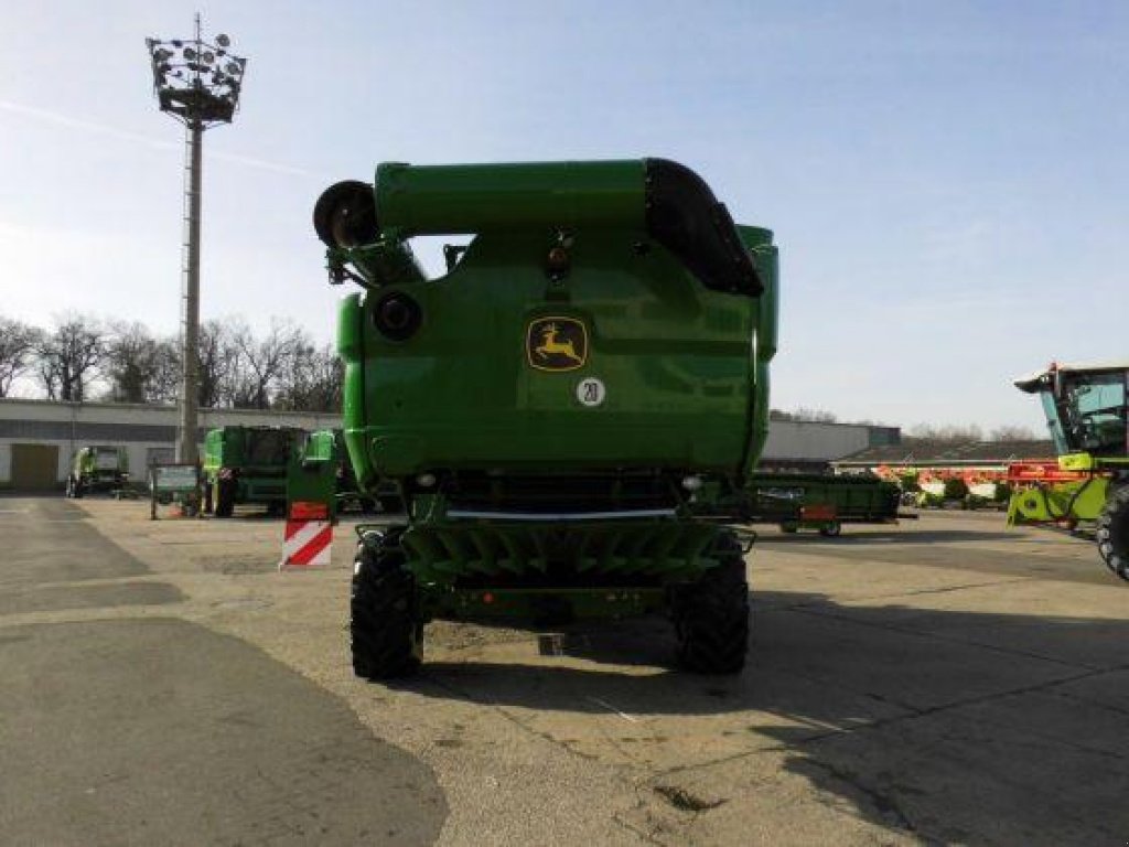 Oldtimer-Mähdrescher a típus John Deere S670, Neumaschine ekkor: Полтава (Kép 6)