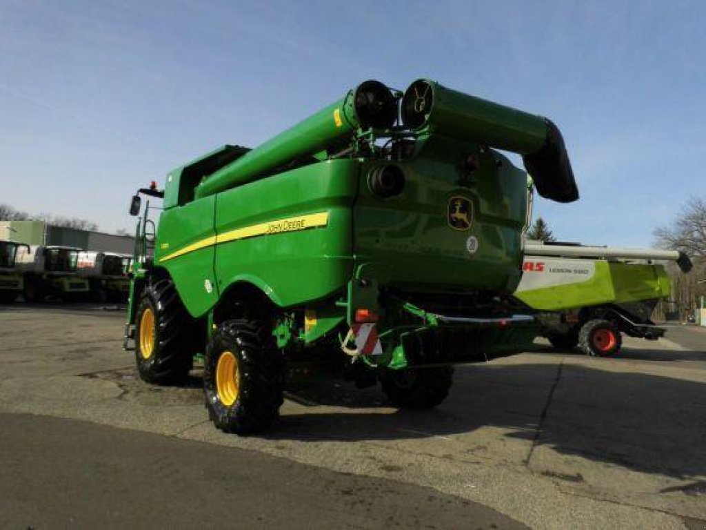 Oldtimer-Mähdrescher a típus John Deere S670, Neumaschine ekkor: Полтава (Kép 8)