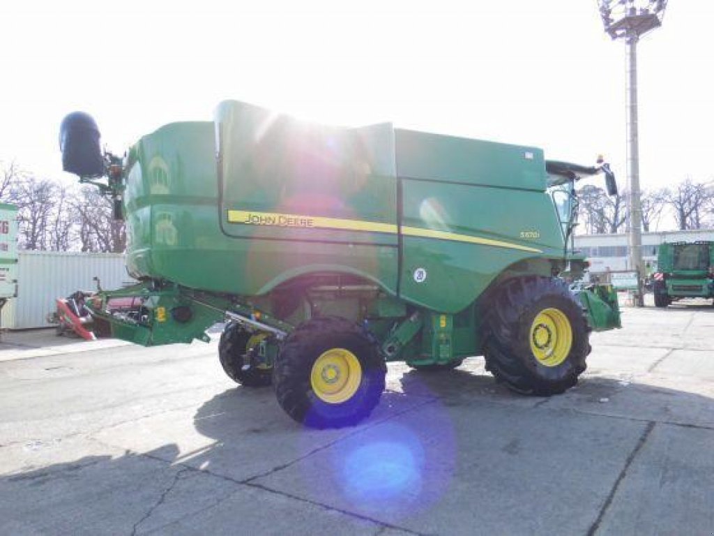 Oldtimer-Mähdrescher a típus John Deere S670, Neumaschine ekkor: Полтава (Kép 7)