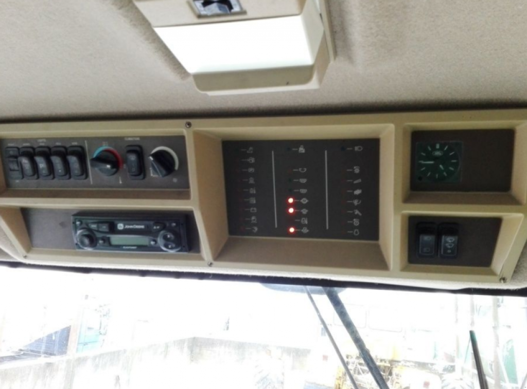 Oldtimer-Mähdrescher des Typs John Deere 9660i WTS, Neumaschine in Хмельницький (Bild 8)