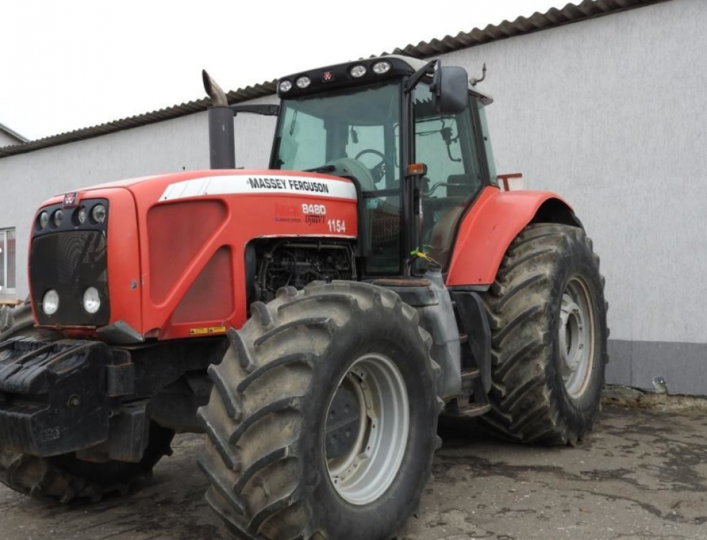 Oldtimer-Traktor a típus Massey Ferguson 8480, Neumaschine ekkor: Львів (Kép 1)