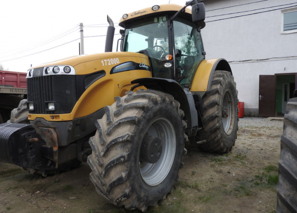 Oldtimer-Traktor a típus CHALLENGER MT685C, Neumaschine ekkor: Львів (Kép 1)