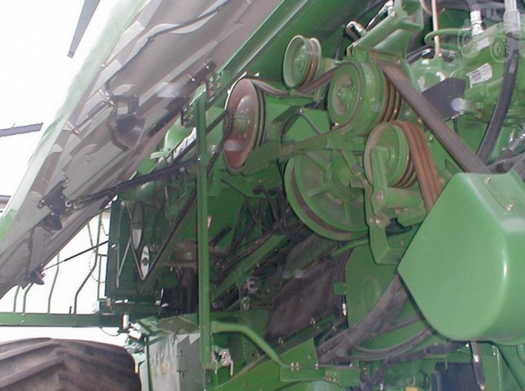 Oldtimer-Mähdrescher des Typs John Deere 9770 STS, Neumaschine in Біла Церква (Bild 8)