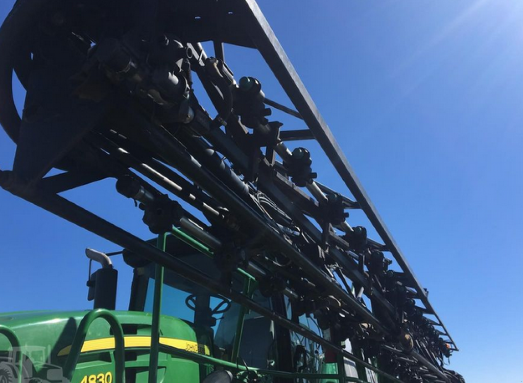 Selbstfahrspritze of the type John Deere 4830,  in Біла Церква (Picture 2)