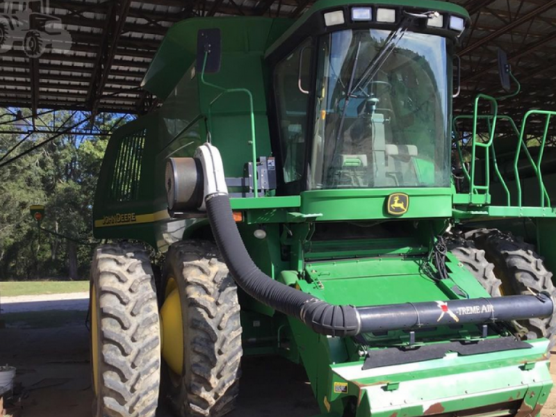 Oldtimer-Mähdrescher of the type John Deere 9660 STS,  in Біла Церква (Picture 1)