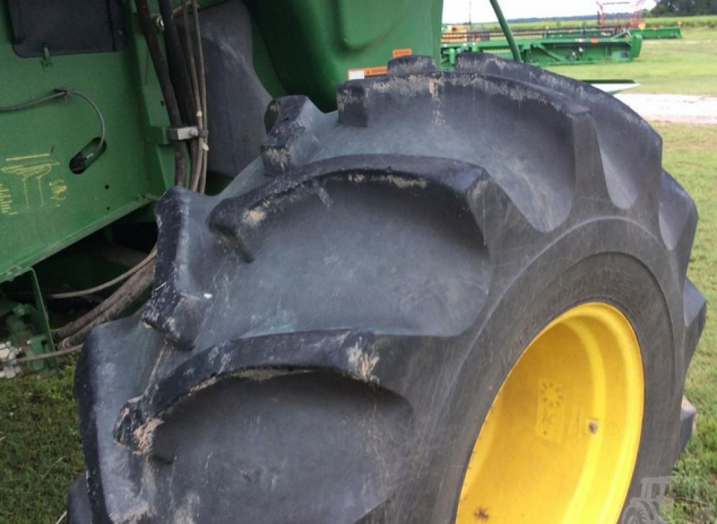 Oldtimer-Mähdrescher des Typs John Deere 9770 STS, Neumaschine in Біла Церква (Bild 10)