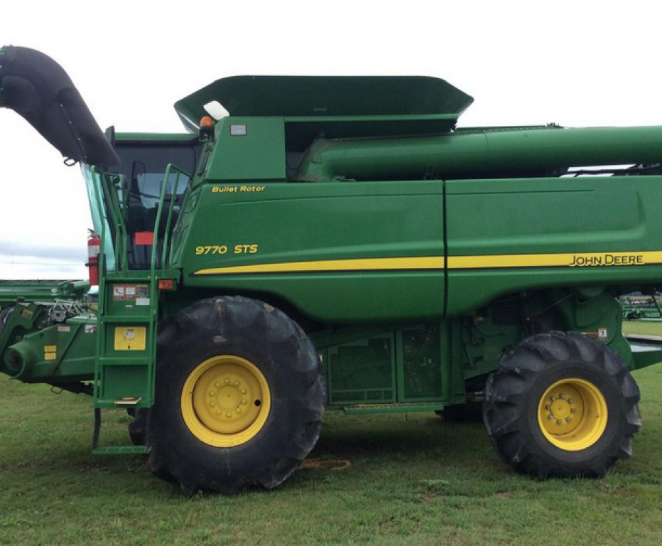 Oldtimer-Mähdrescher des Typs John Deere 9770 STS, Neumaschine in Біла Церква (Bild 1)