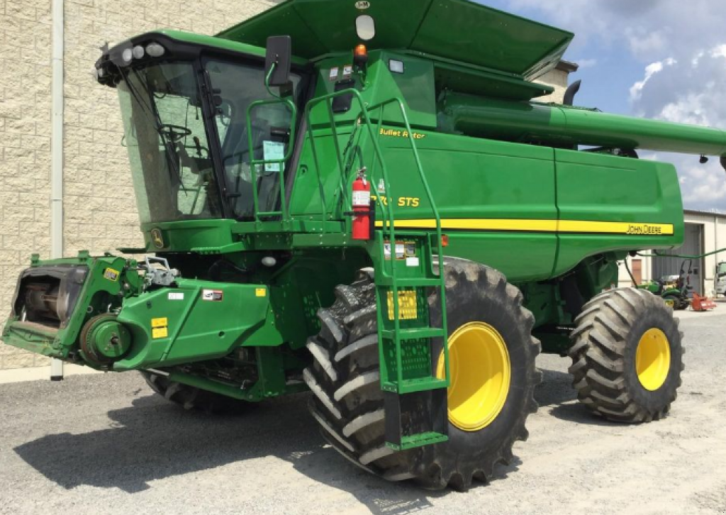 Oldtimer-Mähdrescher a típus John Deere 9770 STS, Neumaschine ekkor: Біла Церква (Kép 1)