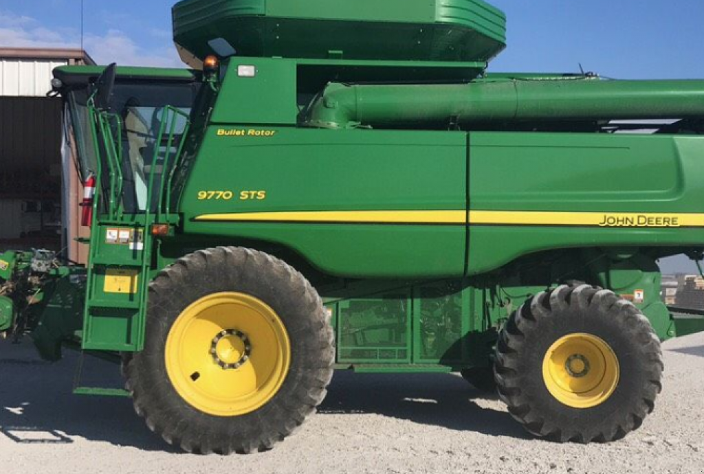 Oldtimer-Mähdrescher del tipo John Deere 9770 STS, Neumaschine In Біла Церква (Immagine 1)