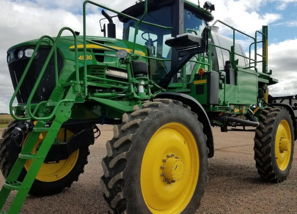 Selbstfahrspritze typu John Deere 4830,  v Біла Церква (Obrázek 3)