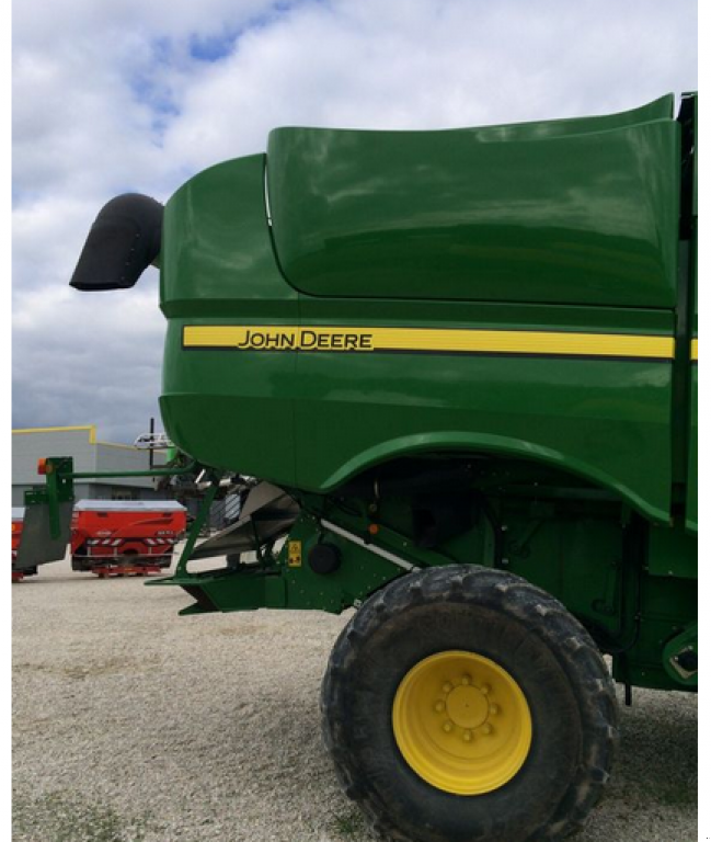 Oldtimer-Mähdrescher a típus John Deere S670і, Neumaschine ekkor: Біла Церква (Kép 5)