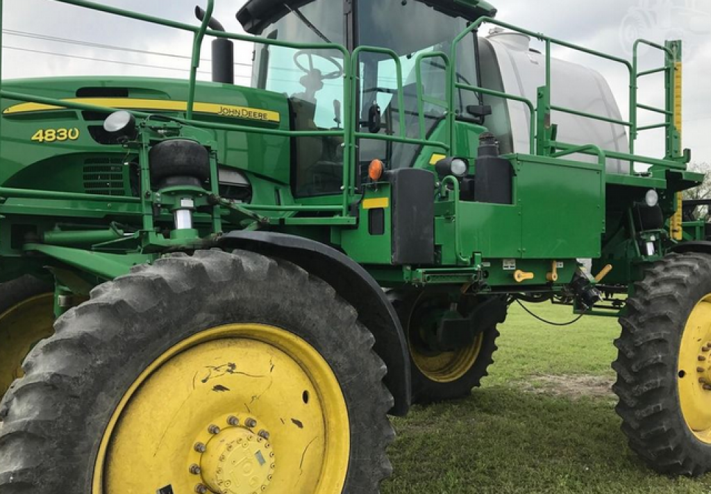 Selbstfahrspritze typu John Deere 4830,  v Біла Церква (Obrázek 8)