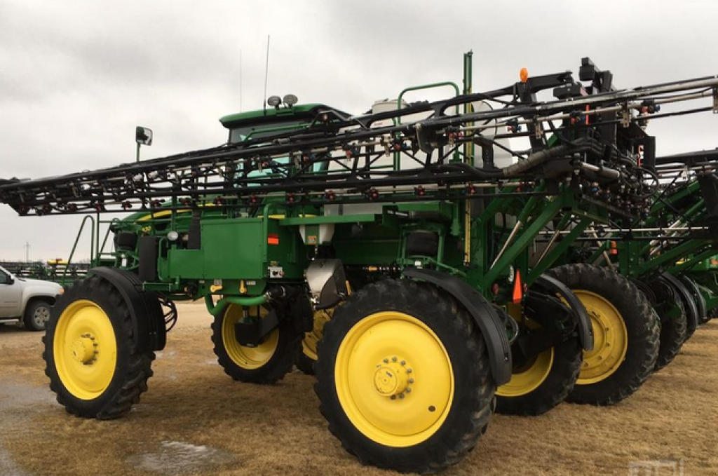 Selbstfahrspritze of the type John Deere 4830,  in Біла Церква (Picture 2)