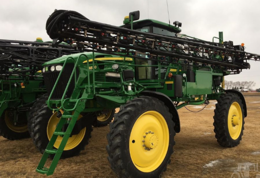 Selbstfahrspritze of the type John Deere 4830,  in Біла Церква (Picture 1)