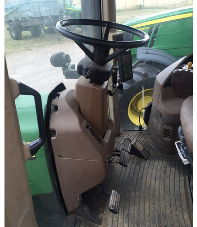 Oldtimer-Traktor typu John Deere 8520, Neumaschine v Біла Церква (Obrázek 3)