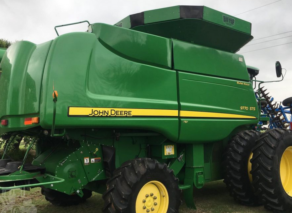 Oldtimer-Mähdrescher des Typs John Deere 9770 STS, Neumaschine in Біла Церква (Bild 4)