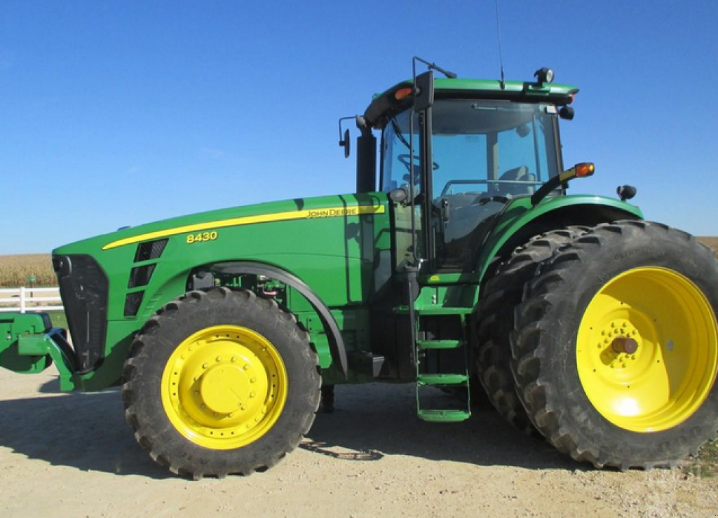 Oldtimer-Traktor a típus John Deere 8430, Neumaschine ekkor: Біла Церква (Kép 3)