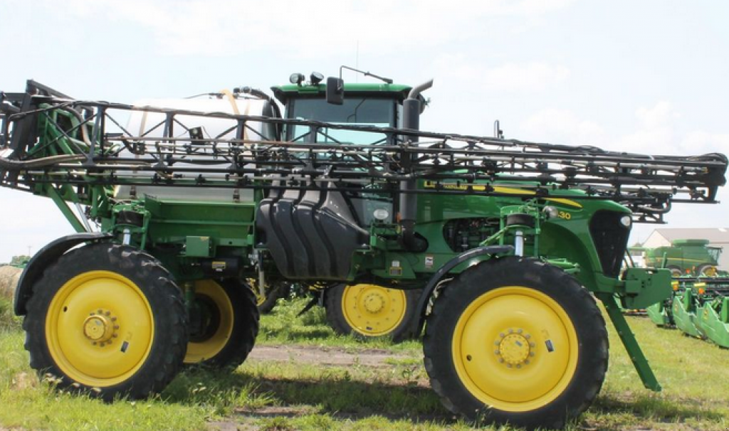 Selbstfahrspritze of the type John Deere 4830,  in Біла Церква (Picture 2)