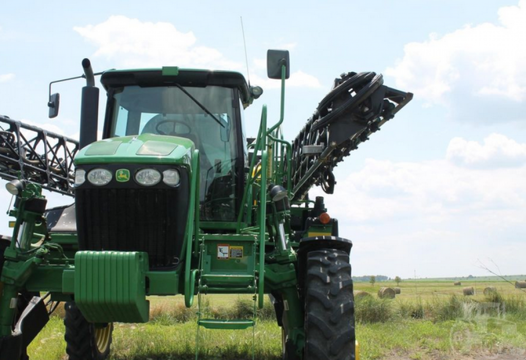 Selbstfahrspritze of the type John Deere 4830,  in Біла Церква (Picture 4)