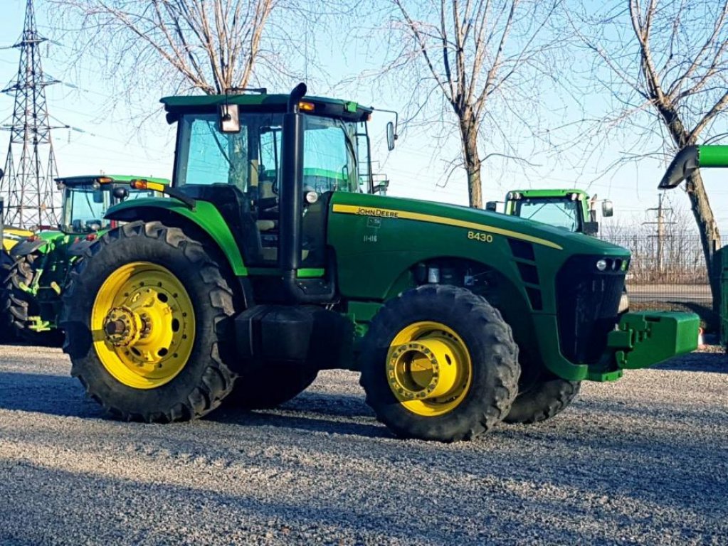 Oldtimer-Traktor a típus John Deere 8430, Neumaschine ekkor: Біла Церква (Kép 1)