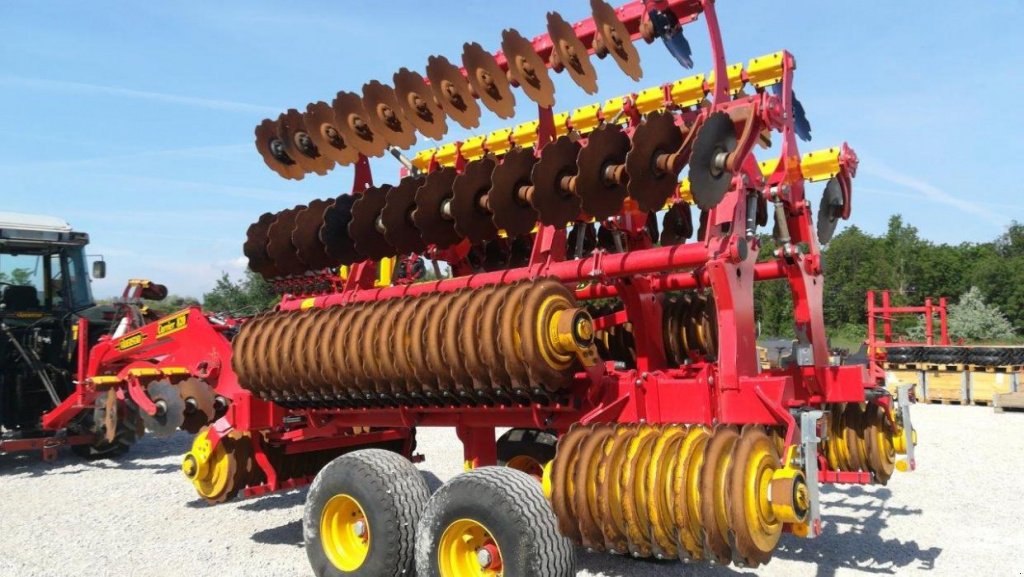 Wiesenegge of the type Väderstad Carrier 820,  in Біла Церква (Picture 1)