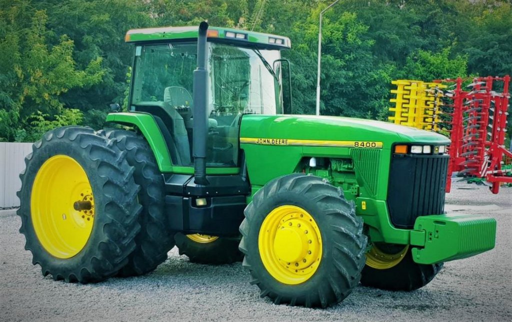 Oldtimer-Traktor a típus John Deere 8400, Neumaschine ekkor: Біла Церква (Kép 1)