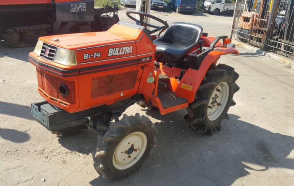 Hopfentraktor Türe ait Kubota B1-14, Neumaschine içinde Одеса (resim 5)