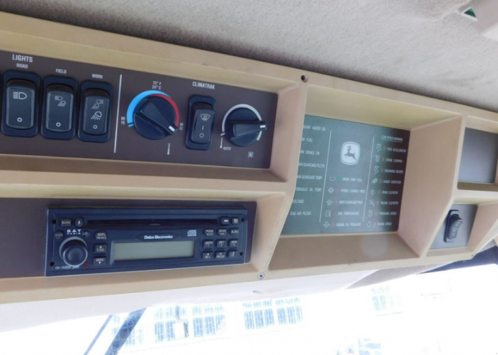 Oldtimer-Mähdrescher a típus John Deere 9860 STS, Neumaschine ekkor: Харків (Kép 8)