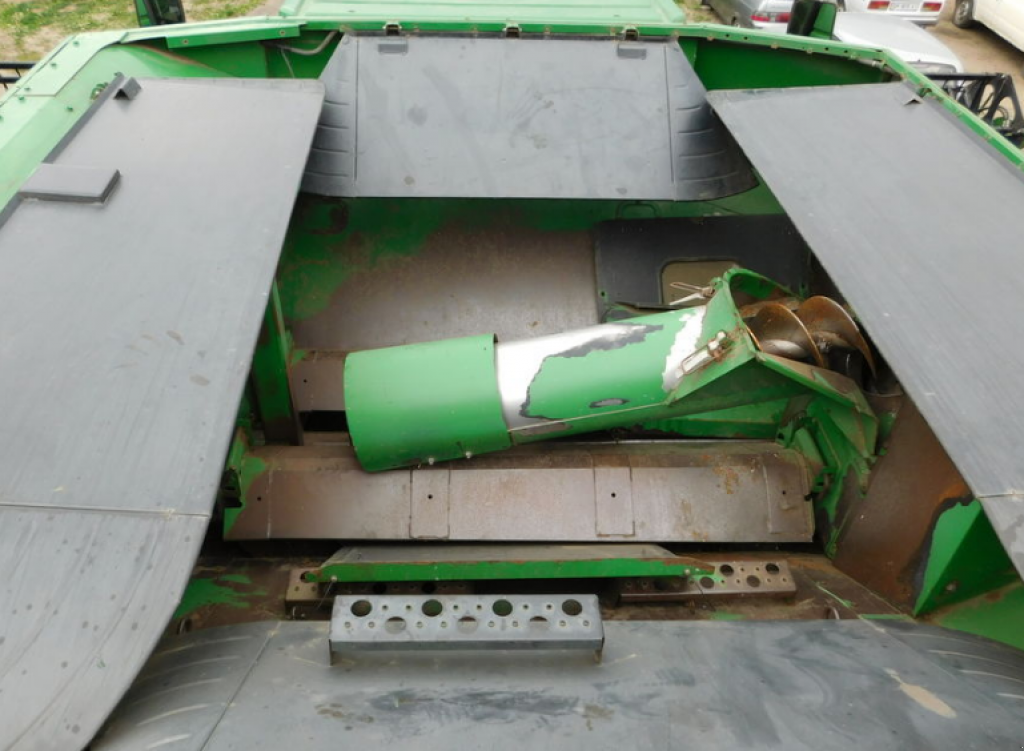 Oldtimer-Mähdrescher a típus John Deere 9860 STS, Neumaschine ekkor: Харків (Kép 2)