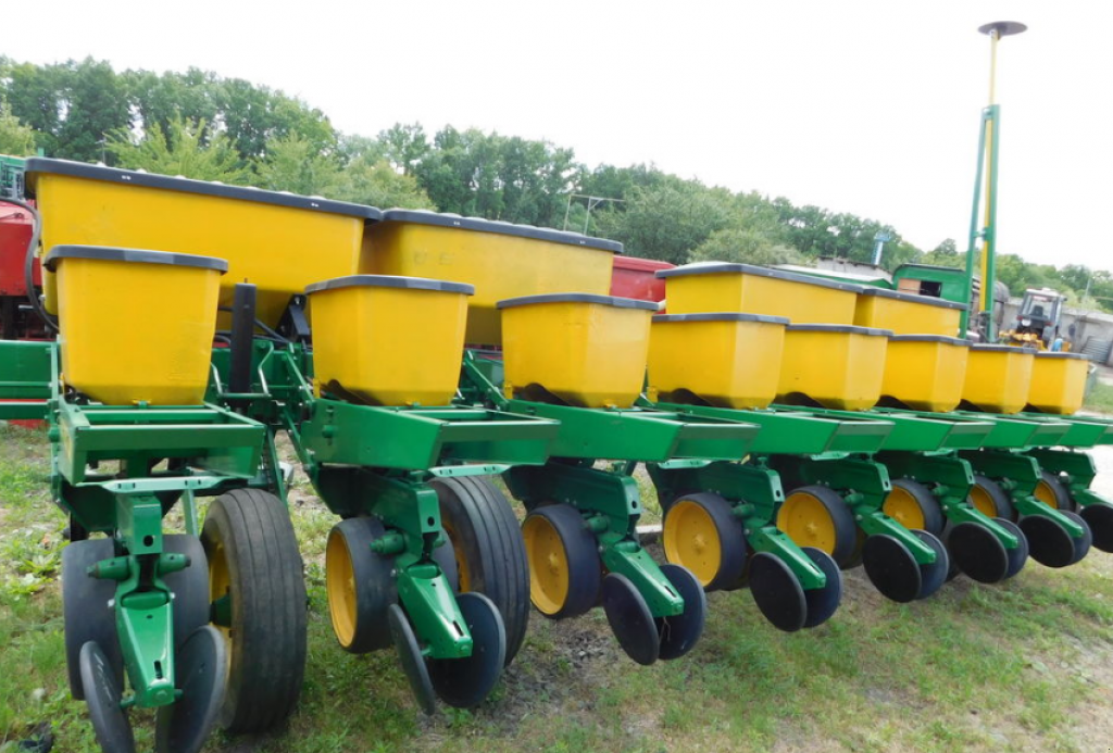 Gareeggenfelder typu John Deere 7000,  v Харків (Obrázek 1)