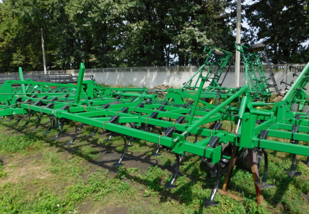 Kartoffelpflegetechnik typu John Deere 980,  v Харків (Obrázek 1)