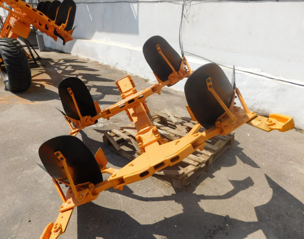 Scheibenpflug typu Nordsten Huard 6 (4+1+1),  v Харків (Obrázek 10)