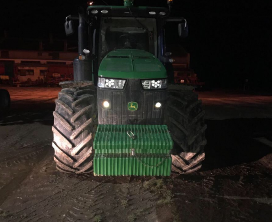 Oldtimer-Traktor typu John Deere 8370R, Neumaschine v Золочів (Obrázek 6)