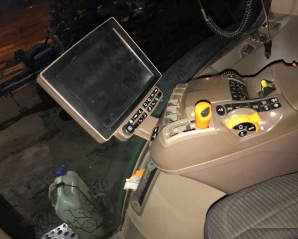 Oldtimer-Traktor typu John Deere 8370R, Neumaschine v Золочів (Obrázek 8)