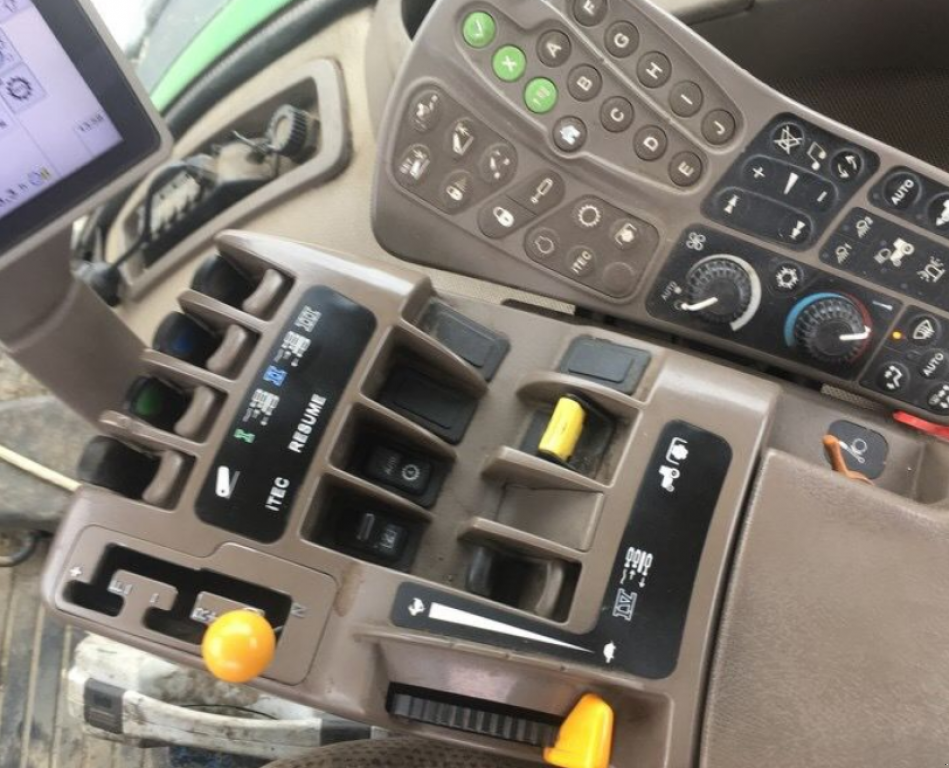 Oldtimer-Traktor typu John Deere 8320R, Neumaschine v Золочів (Obrázek 10)