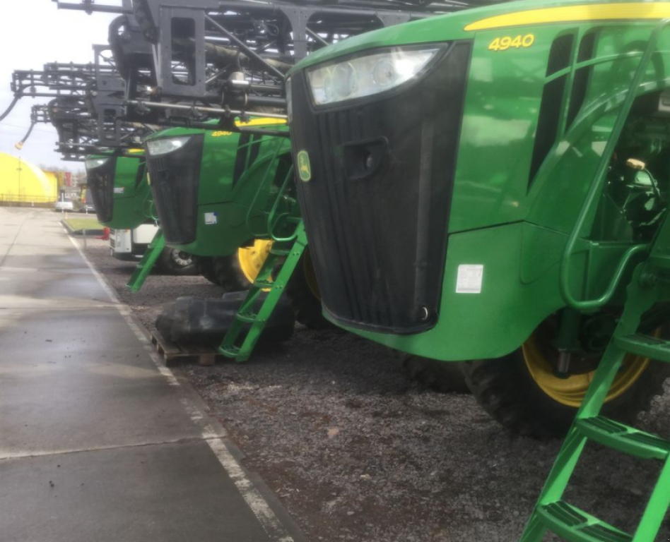 Selbstfahrspritze of the type John Deere 4940,  in Золочів (Picture 9)