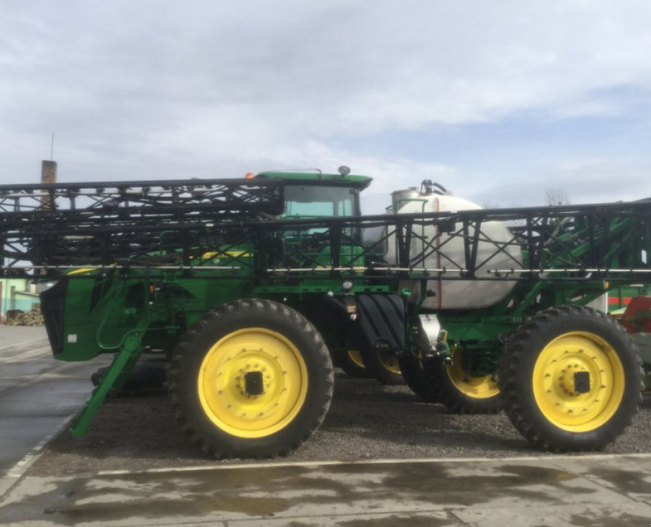 Selbstfahrspritze of the type John Deere 4940,  in Золочів (Picture 1)