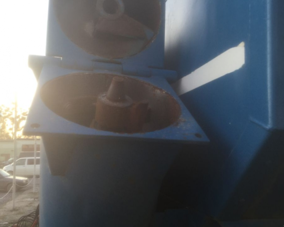 Überladewagen typu Kinze 840,  v Золочів (Obrázek 3)