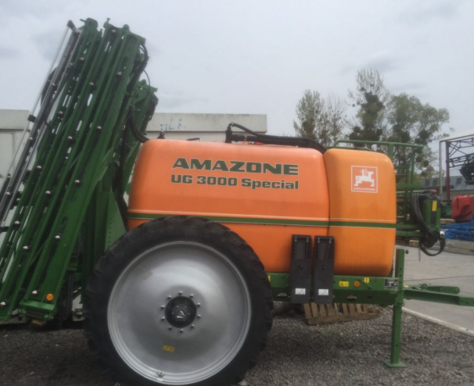 Weinbauspritze del tipo Amazone UG 3000,  In Золочів (Immagine 3)