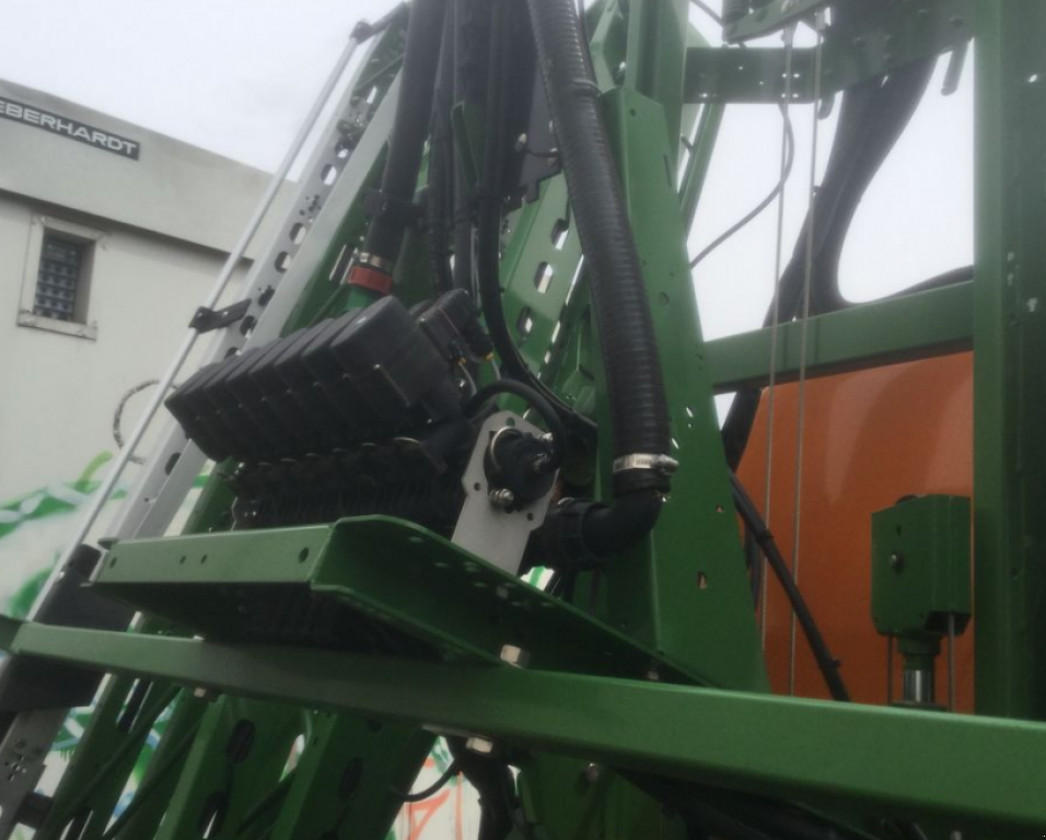 Weinbauspritze del tipo Amazone UG 3000,  In Золочів (Immagine 2)