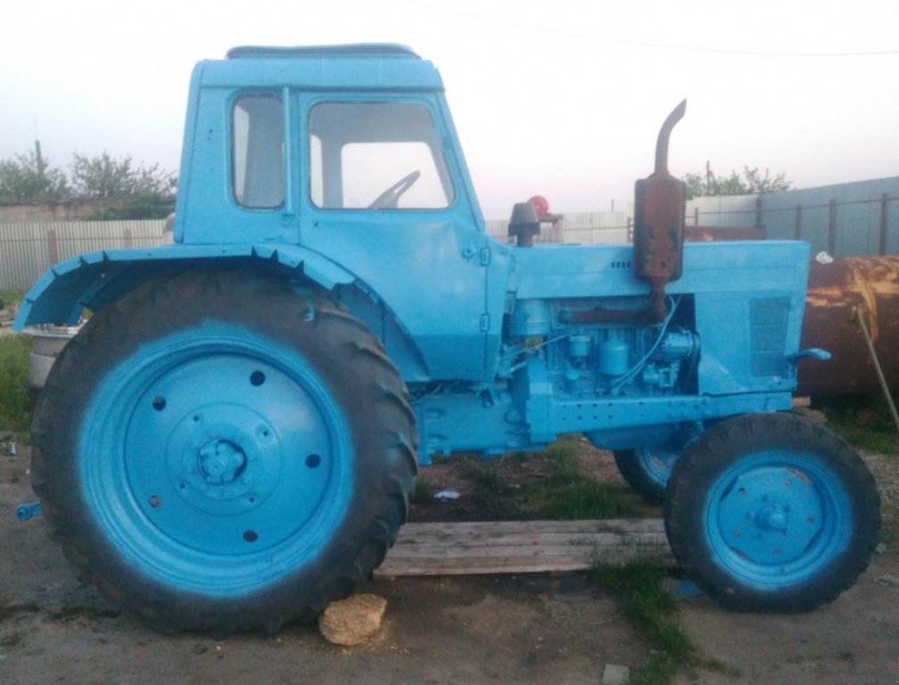 Oldtimer-Traktor typu Belarus Беларус-80, Neumaschine v Овідіополь (Obrázek 1)