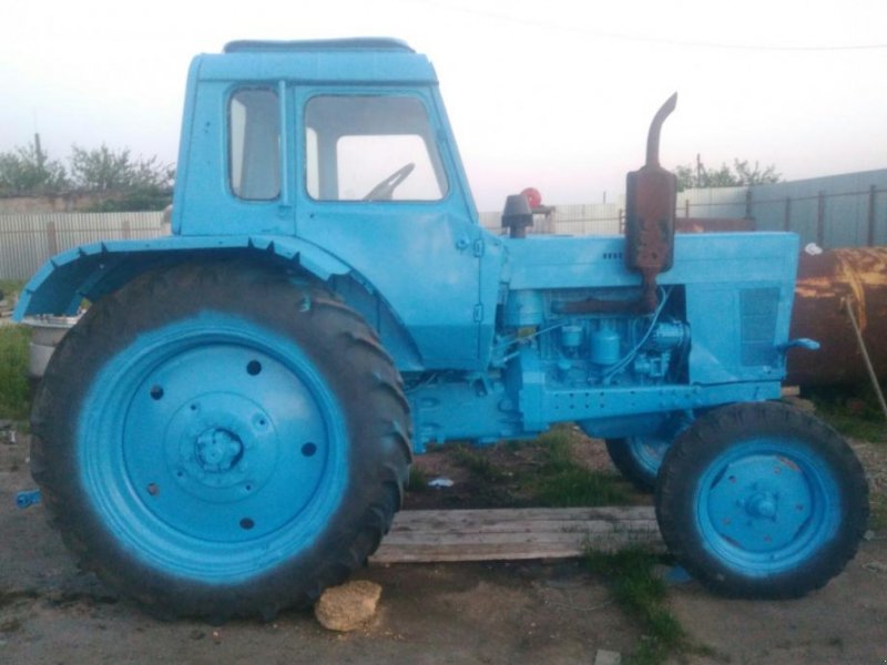Oldtimer-Traktor typu Belarus Беларус-80, Neumaschine v Овідіополь (Obrázok 1)